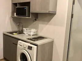 1 спален Кондо в аренду в Ideo Wutthakat, Bang Kho