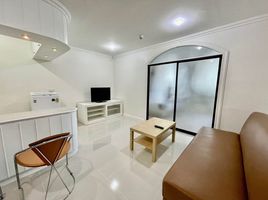 1 Schlafzimmer Appartement zu vermieten im Supalai Place, Khlong Tan Nuea