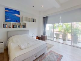 3 Bedroom Condo for sale at Narathorn Place, Thung Mahamek