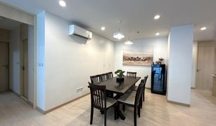 3 Bedrooms Condo for sale in Si Lom, Bangkok Silom Suite