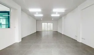 普吉 Ratsada 开间 Retail space 售 