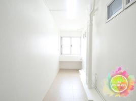 2 Schlafzimmer Wohnung zu verkaufen im Fortune Condo Town, Chong Nonsi