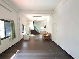 3 Bedroom Townhouse for sale in Yaowarat Road, Samphanthawong, Maha Phruettharam