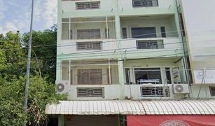 Pak Nam Pho, Nakhon Sawan တွင် 6 အိပ်ခန်းများ တိုက်တန်း ရောင်းရန်အတွက်