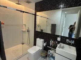 2 спален Кондо на продажу в The Room Sukhumvit 69, Phra Khanong Nuea