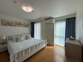 3 Bedroom Apartment for rent at Silom Suite, Si Lom