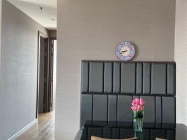 2 Bedroom Condo for sale at The Diplomat Sathorn, Si Lom