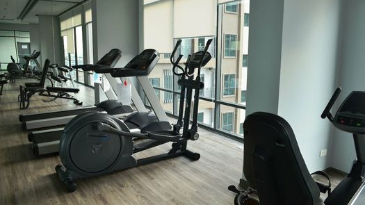 Fotos 1 of the Fitnessstudio at The Rich Sathorn Wongwian Yai