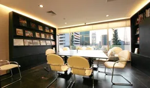 Офис, N/A на продажу в Lumphini, Бангкок Alma Link Building