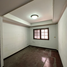 5 Bedroom Townhouse for sale at Rung Rueang Village, Wang Thonglang