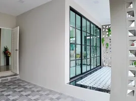 5 Bedroom Townhouse for sale at Moo Baan Chawala, Na Kluea