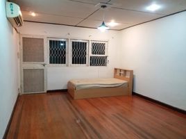 2 Schlafzimmer Reihenhaus zu vermieten in Ratchadaphisek MRT, Din Daeng, Din Daeng