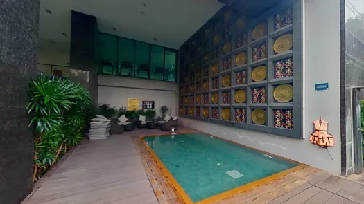 3D视图 of the Jacuzzi at The Address Sathorn