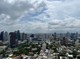 1 Schlafzimmer Appartement zu vermieten im Oka Haus, Khlong Tan