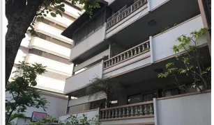 99 chambres Hotel a vendre à Khlong Toei Nuea, Bangkok 