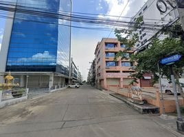 3 Schlafzimmer Ganzes Gebäude zu verkaufen in Taling Chan, Bangkok, Taling Chan