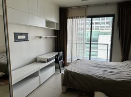 Studio Condo for rent at The Lofts Ekkamai, Phra Khanong