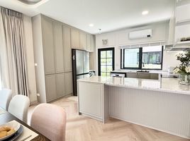 บ้านเดี่ยว 4 ห้องนอน ให้เช่า ในโครงการ เซนโทร บางนา, บางแก้ว