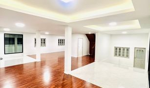 4 Bedrooms House for sale in Anusawari, Bangkok 