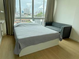 1 Schlafzimmer Wohnung zu vermieten im D65 Condominium, Phra Khanong Nuea