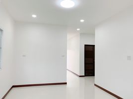 Studio Haus zu verkaufen im Punyanan, Rop Mueang, Mueang Roi Et, Roi Et