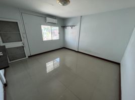 2 Schlafzimmer Reihenhaus zu vermieten in Mueang Samut Sakhon, Samut Sakhon, Tha Sai, Mueang Samut Sakhon