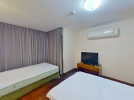 3 Schlafzimmer Wohnung zu vermieten im United Tower, Khlong Tan Nuea