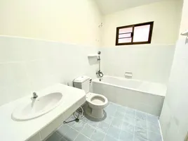 4 Bedroom House for sale at Baan Kwanwieng , San Phak Wan, Hang Dong