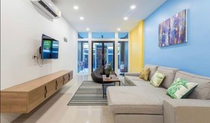 3 Bedrooms Townhouse for sale in Khlong Toei, Bangkok 