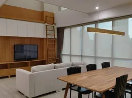 2 Bedroom Apartment for rent at The Room Sukhumvit 21, Khlong Toei Nuea