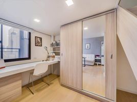 1 спален Кондо в аренду в Chewathai Residence Asoke, Makkasan
