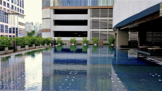 Fotos 1 of the Communal Pool at Le Raffine Jambunuda Sukhumvit 31