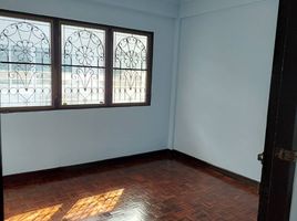 3 Schlafzimmer Reihenhaus zu vermieten im Chomfah Warangkul Klong 2, Pracha Thipat, Thanyaburi