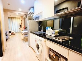 1 Schlafzimmer Appartement zu vermieten im Sky Walk Residences, Phra Khanong Nuea, Watthana