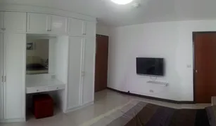 Кондо, 2 спальни на продажу в Surasak, Паттайя Rama Harbour View
