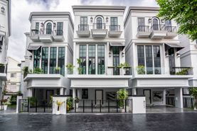 Maison Blanche Immobilienprojekt in Phra Khanong Nuea, Bangkok