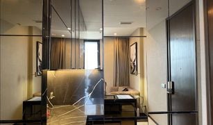 Кондо, 1 спальня на продажу в Phra Khanong, Бангкок The Esse Sukhumvit 36
