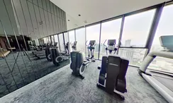 写真 2 of the Communal Gym at The Esse at Singha Complex