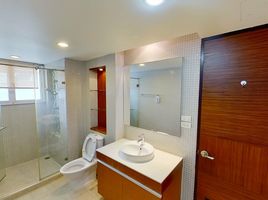 2 спален Квартира в аренду в Avenue 61, Khlong Tan Nuea