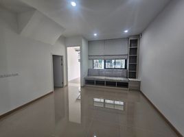 3 Bedroom Townhouse for sale at Timehome 62, Dokmai