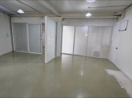 1 спален Магазин for rent in Щаттхана Бангкок, Khlong Toei Nuea, Щаттхана, Бангкок