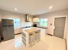 5 Bedroom House for rent at Thanaporn Park 5, San Pa Pao
