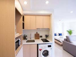 Студия Кондо в аренду в The Greenston Thonglor 21 Residence, Khlong Tan Nuea, Щаттхана