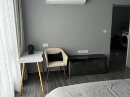 1 Schlafzimmer Wohnung zu vermieten im Ideo Mobi Sukhumvit 40, Phra Khanong, Khlong Toei