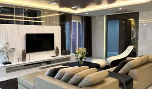 3 Bedrooms Penthouse for sale in Khlong Toei, Bangkok Citi Smart Condominium