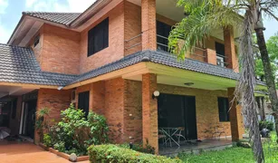 4 Bedrooms House for sale in Tha Wang Tan, Chiang Mai Baan Tambon Tawangtan
