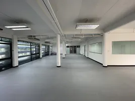 270 ตรม. Office for rent at กฤษ ลิมิเต็ด คอมปะนี, ทุ่งมหาเมฆ, สาทร, กรุงเทพมหานคร