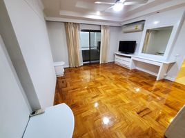 2 Bedroom Apartment for rent at Mitr Mansion, Khlong Toei Nuea
