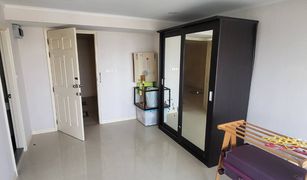 1 Bedroom Condo for sale in Sam Sen Nok, Bangkok Lumpini Ville Cultural Center