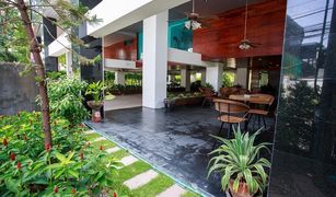 3 chambres Condominium a vendre à Khlong Toei Nuea, Bangkok Baan Saraan